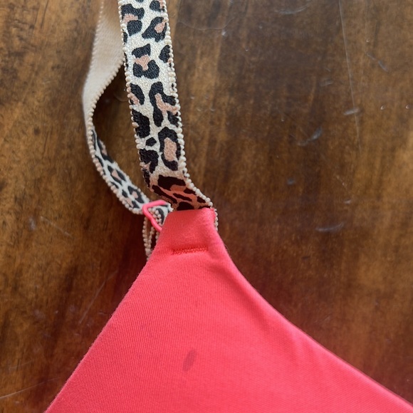 34 d Victorias secret pink brand bra. - Picture 2 of 7